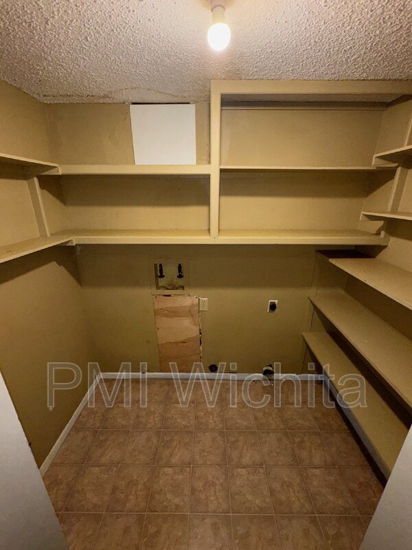 Building Photo - 6832 W Par Ln