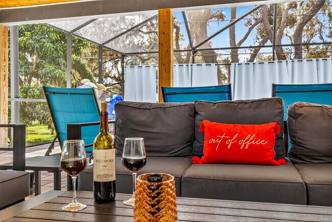 Building Photo - 319 Brentwood Dr