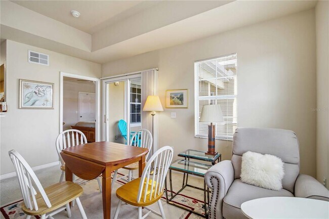 Building Photo - 1000 Villagio Cir