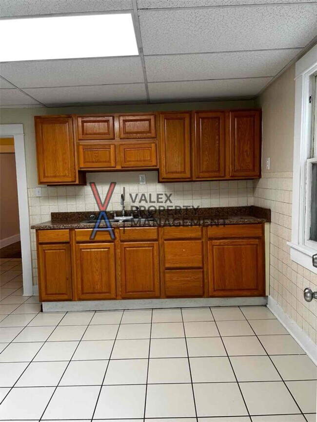 Building Photo - 2649 Olyphant Ave