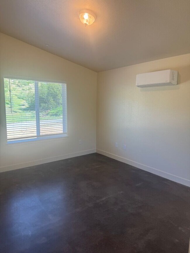 Building Photo - Newly Built Home Near Salt Creek Trail Move in Ready