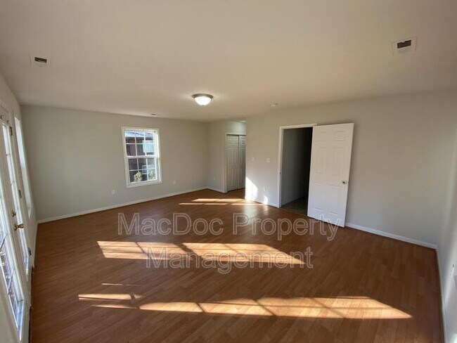 Building Photo - 117 Edgehill Dr