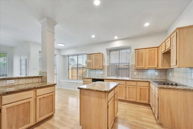 Building Photo - 14010 Hazel Ridge Ct