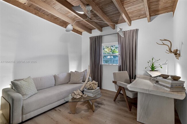 Building Photo - 3138 SW 15th St