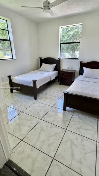 Building Photo - 2701 NW 18th Ter