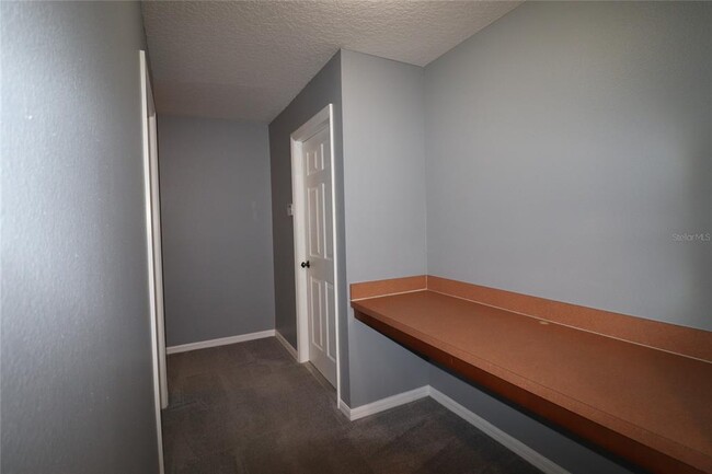 Building Photo - 324 Red Kite Dr
