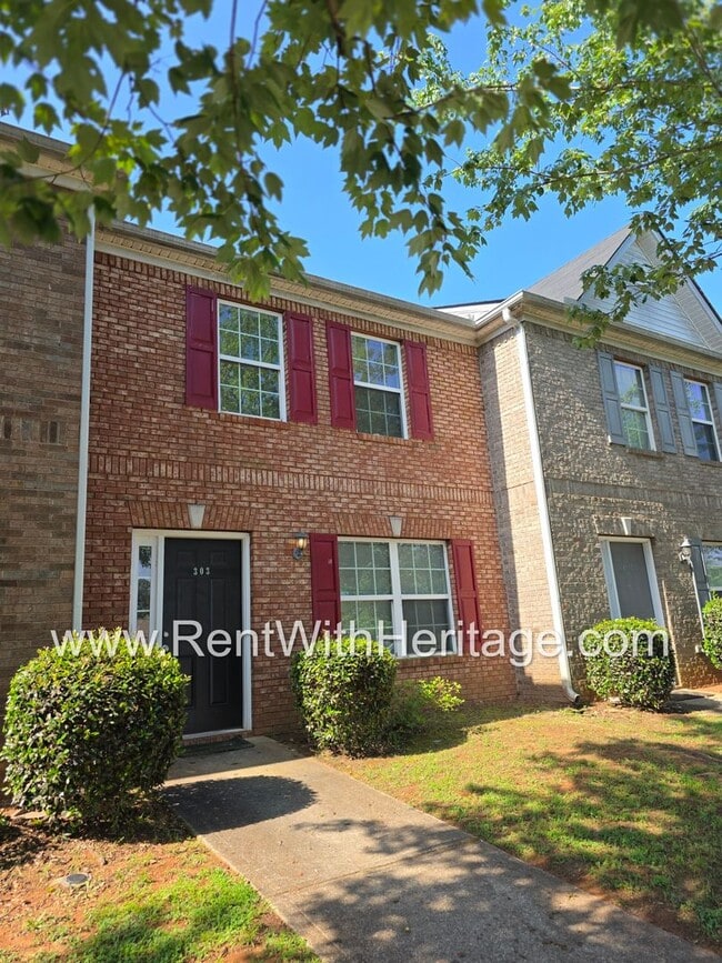 Building Photo - Fantastic 4bd/2.5ba Townhome/ Swim Tennis/ Great Location