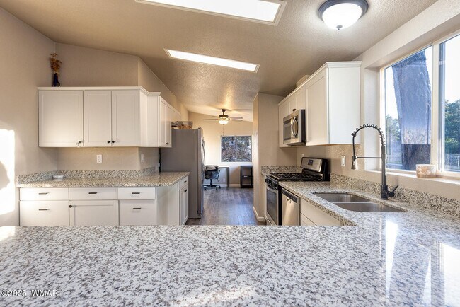 Building Photo - 430 Timber Ridge Loop