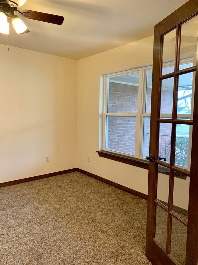 Building Photo - 310 Wewoka Dr