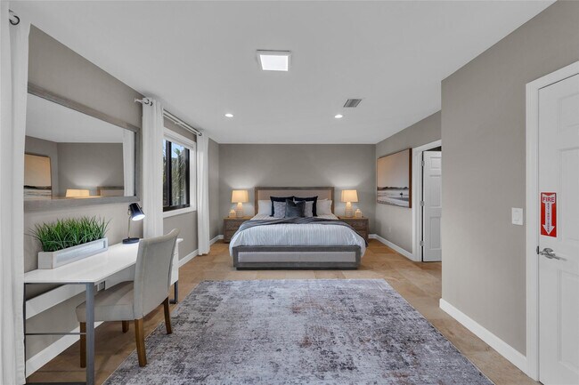 Building Photo - 616 Riviera Isle Dr