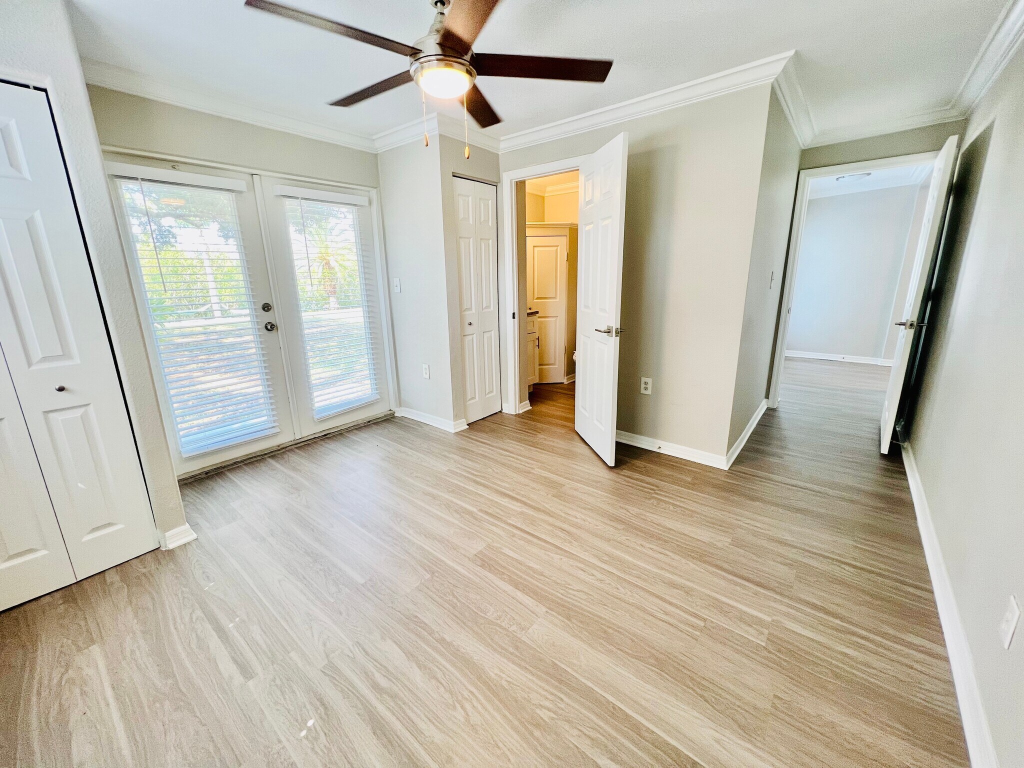 Building Photo - 3 Bed/2 Bath - Unit 29