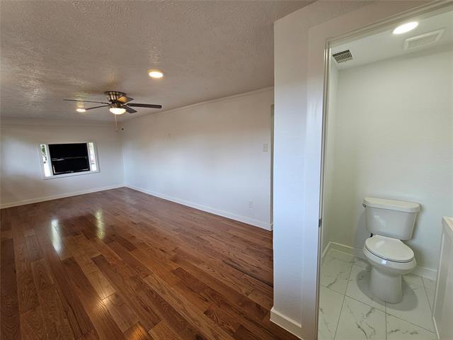 Building Photo - 2402 Housley Dr