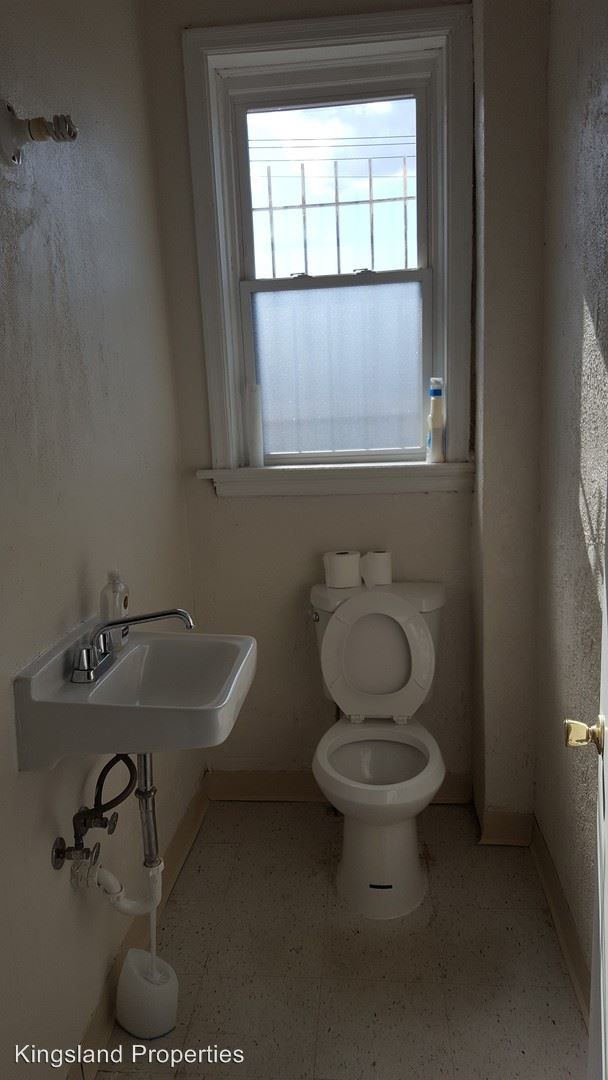 Building Photo - 5755 Chippewa St