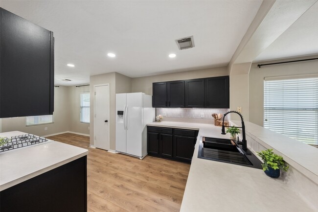 Building Photo - 7826 Chervil Ln