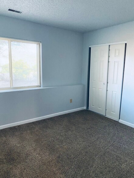 Room 2 - 1465 Manitou Blvd