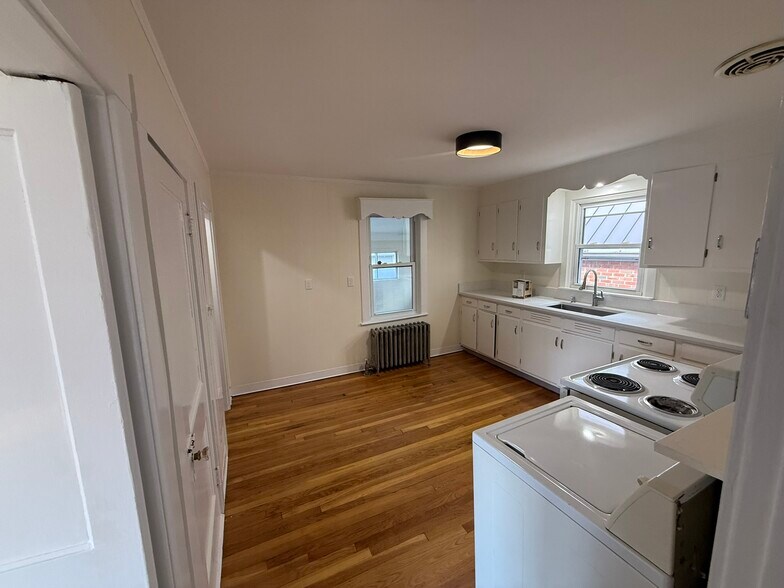 Building Photo - 3 Williston Rd