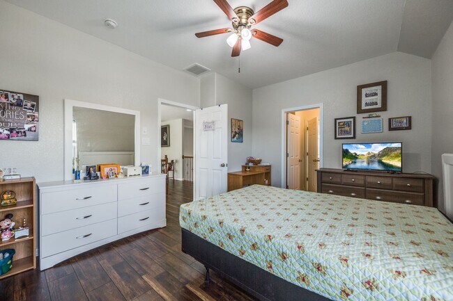 Building Photo - 4 Bedroom/3 Bathroom  Aviara Subdivision