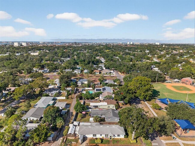 Building Photo - 5410 19th Ave S