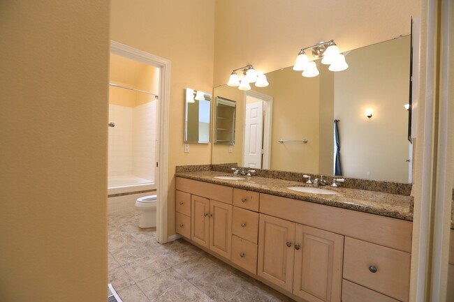 Building Photo - 3 Bedroom + Loft + Office Oceanside Home