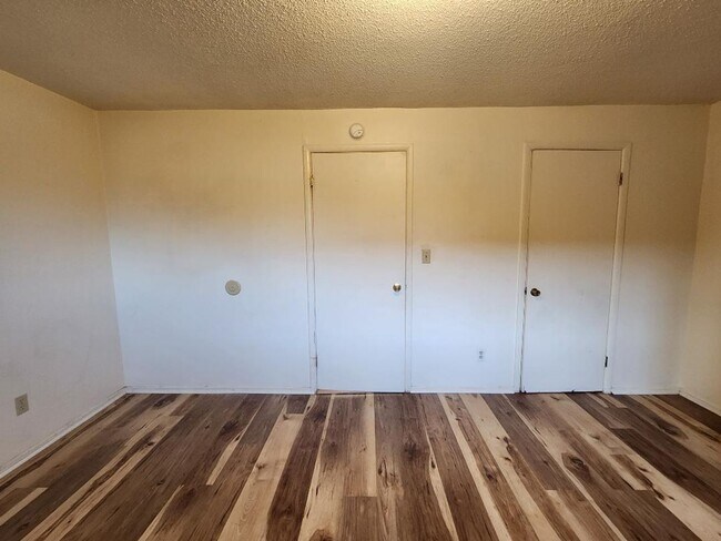 Building Photo - 1890 Kalmia St