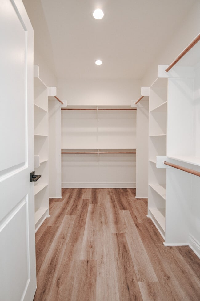 Building Photo - 508 Townhall Ln