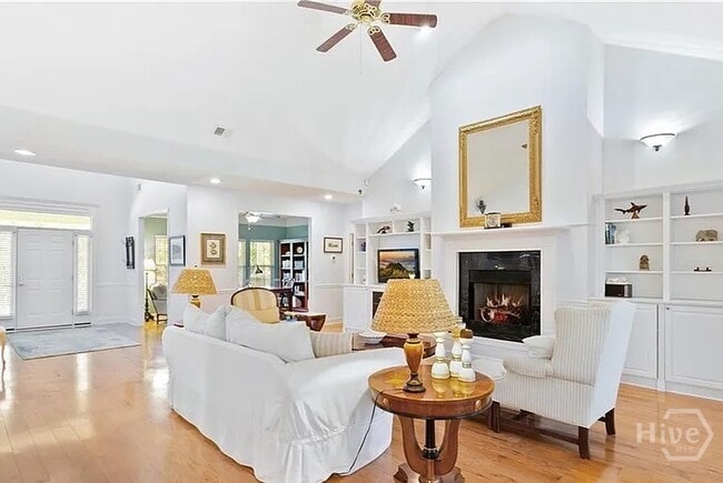 Building Photo - 259 Kelsall Dr