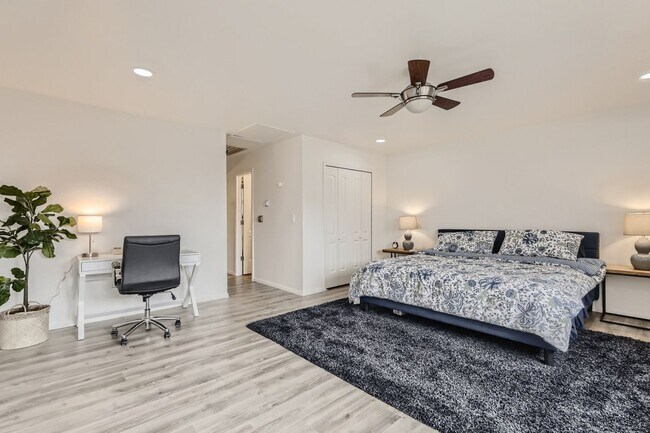Building Photo - 3117 Bell Dr