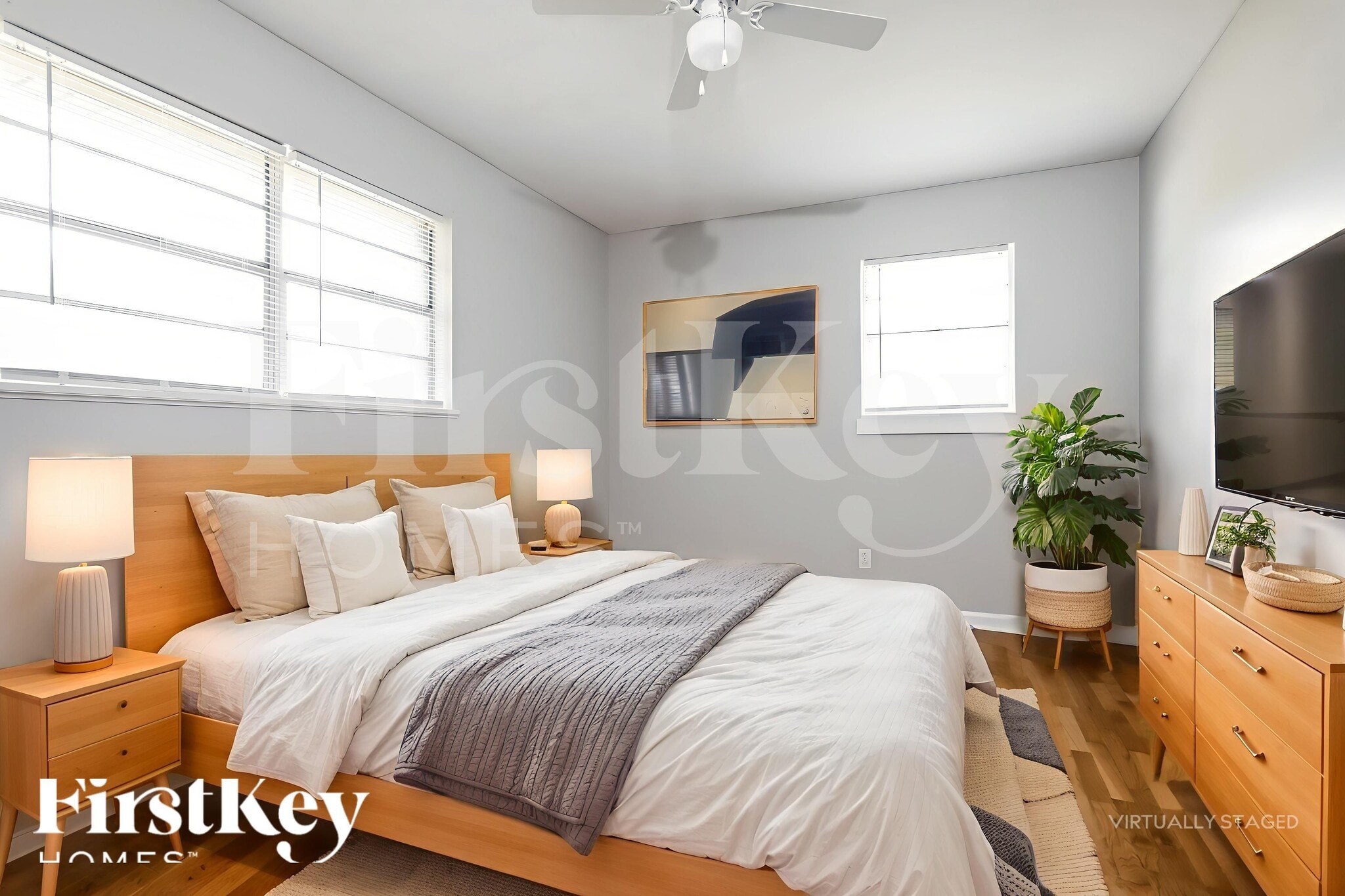 Building Photo - 5562 Hood St