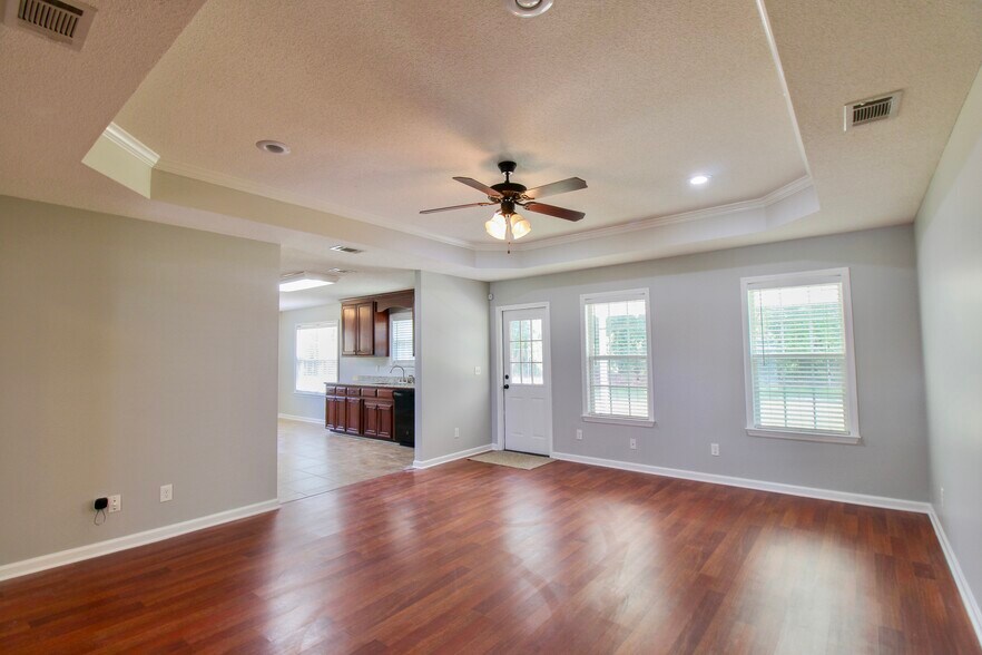 Building Photo - 60 Palmetto Pines Cir