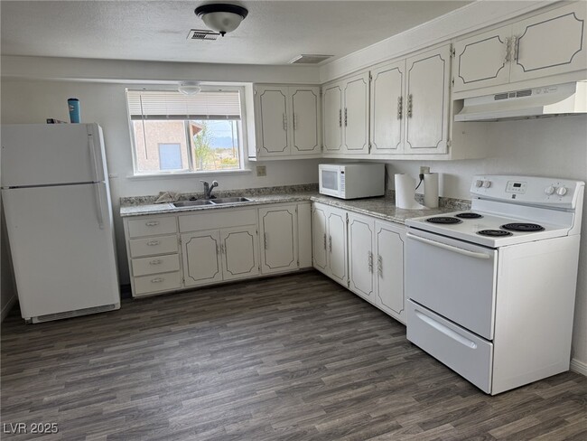 Building Photo - 4361 Laute Dr