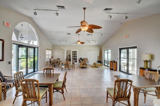 Building Photo - 14066 Glenlyon Ct