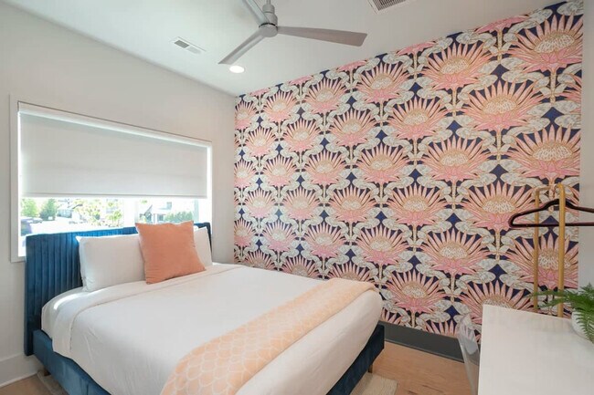 Building Photo - 400 33rd Ave N