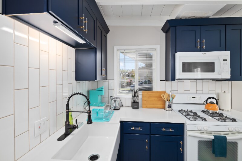 Building Photo - 281 E Pleasant St