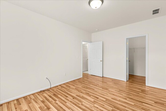 Building Photo - 17104 Chesapeake Cir