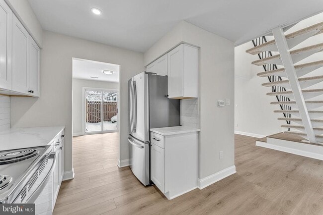 Building Photo - 1228 Chanticleer