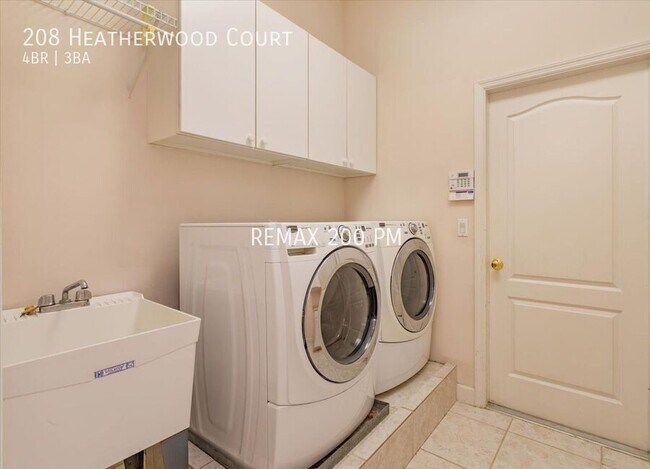 Building Photo - 208 Heatherwood Ct