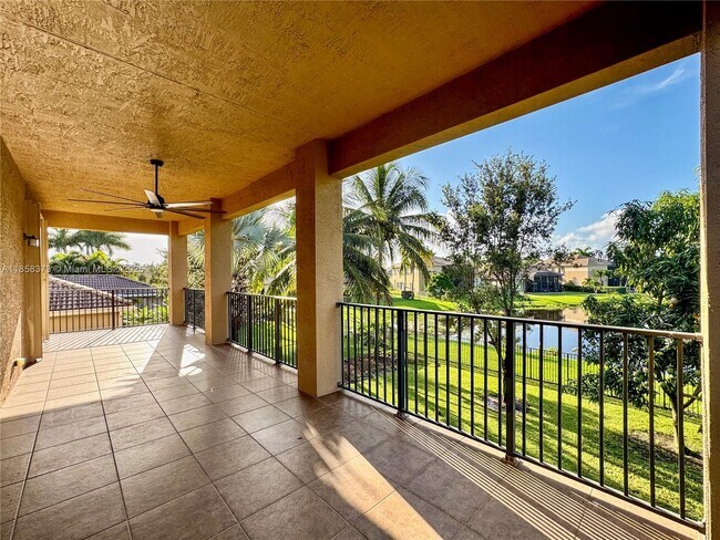 Building Photo - 11894 Fox Hill Cir