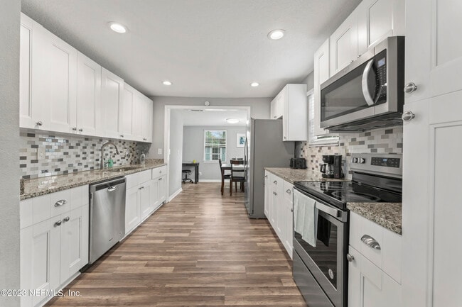 Building Photo - 1905 Niblick Dr