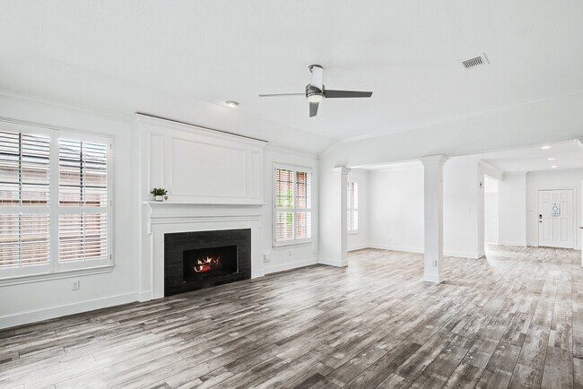 Building Photo - 14507 Sycamore Lake Rd
