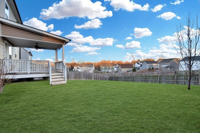 Building Photo - Pet Friendly Four Bedroom!