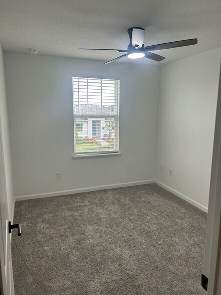 Building Photo - 1593 Pinecliff Dr
