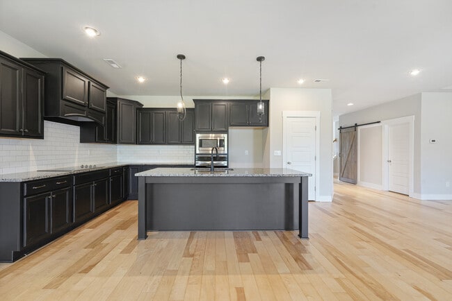 Building Photo - 444 Beacon Ridge Blvd
