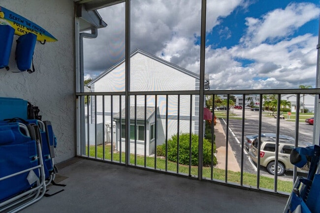 Building Photo - 516 Beach Park Ln