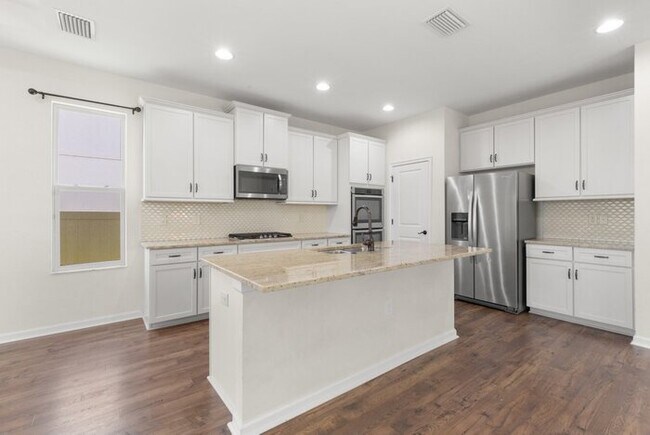 Building Photo - BEAUTIFUL Home for Rent in Estancia with T...