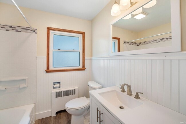 Building Photo - 128 Manor Ave