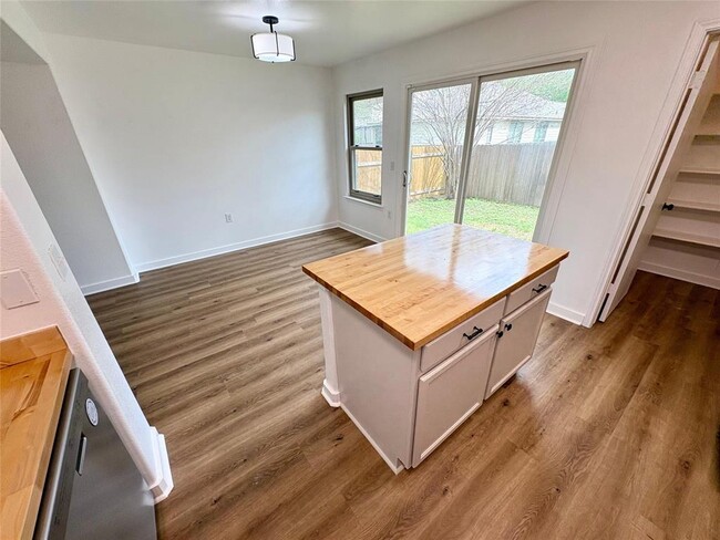 Building Photo - 8003 Bannock Ln