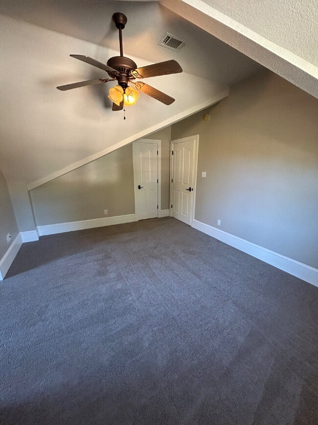 Building Photo - "Charming 4-Bedroom Retreat with Granite F...