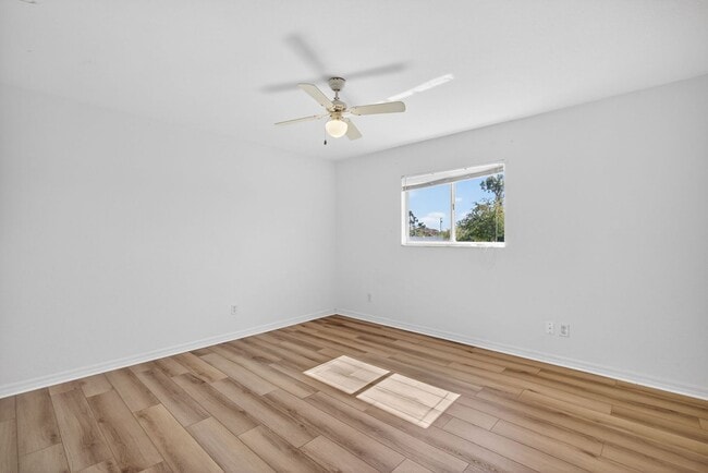 Building Photo - Cozy 3 Bed 2 Bath Home Available Immediately