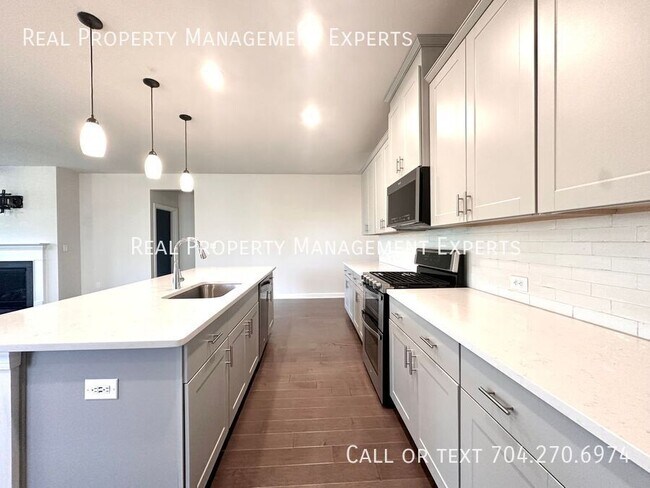 Building Photo - 3012 Striped Maple Ct