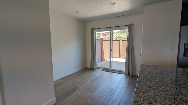 Building Photo - Beautiful 3 Bedroom Townhome in Cedar City...